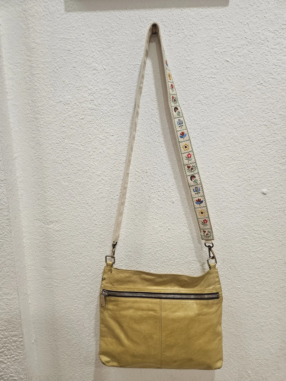Vintage Hobo International Mustard Yellow Crossbody Purse w/ Woven Strap